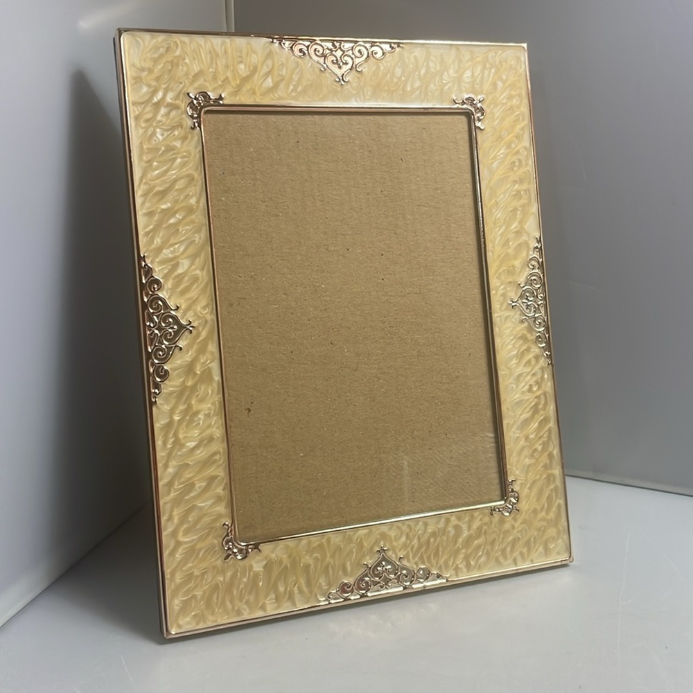 Elegant Photo‎ Frame French Vanilla Swirl Enamel Silver Tone Accents